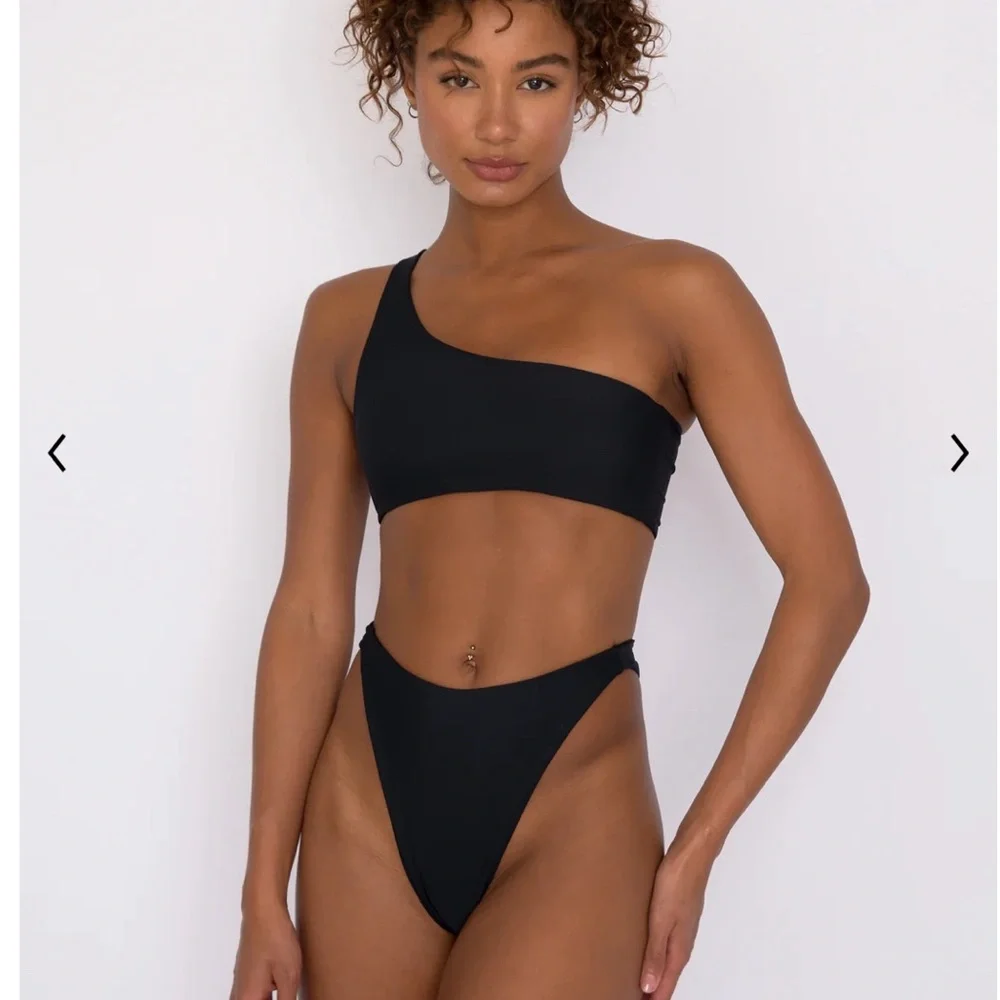 Black Skatie Bikini Top - Picture 1 of 4